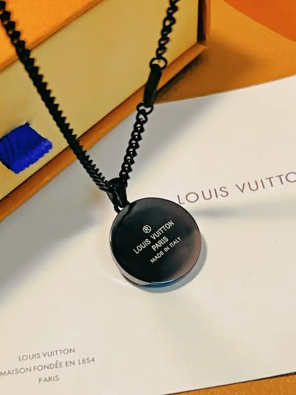 louis vuitton collier s_12201024